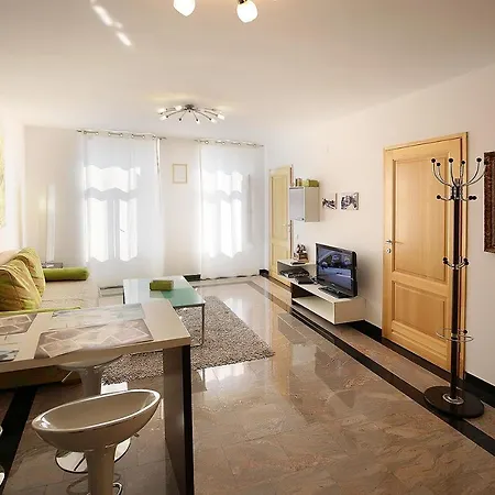 Apartments Stadthaus Briski Opatija Exterior photo